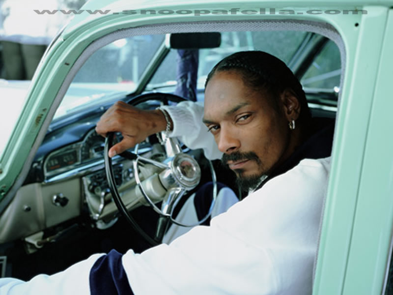 snoopwallpaperbig2.jpg